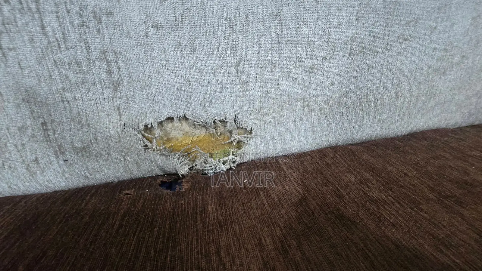 ফার্নিচারগুলো বিক্রি করা হবে