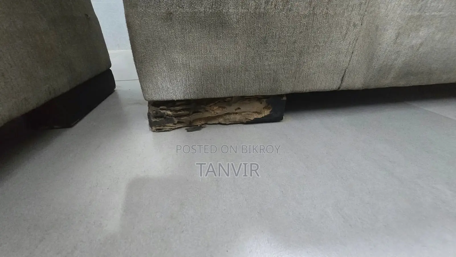 ফার্নিচারগুলো বিক্রি করা হবে