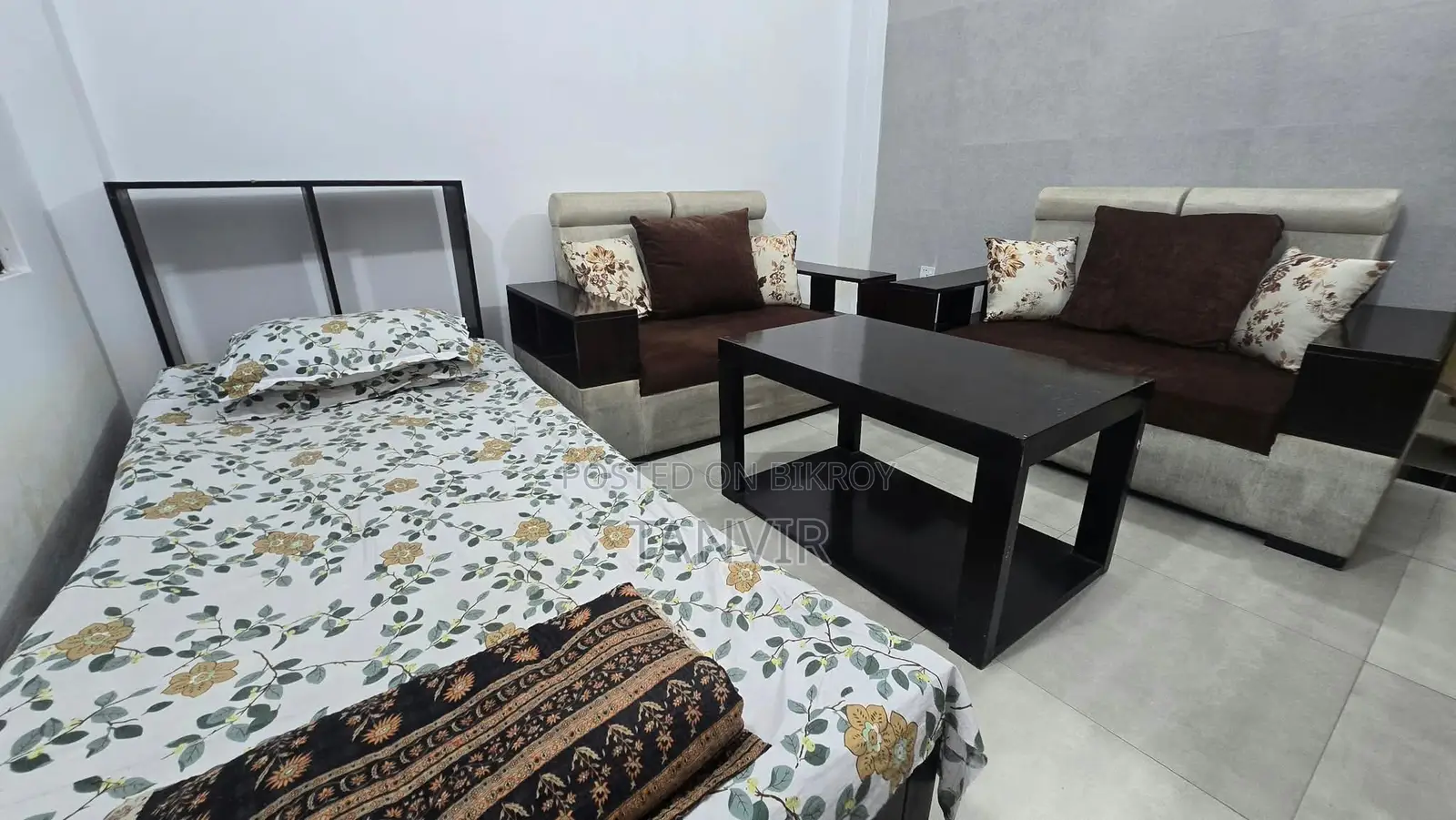 ফার্নিচারগুলো বিক্রি করা হবে