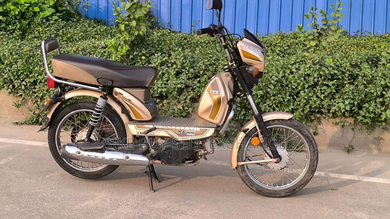 টিভিএস এক্সএল ১০০ কমফোর্ট ২০২২ সিলভার
