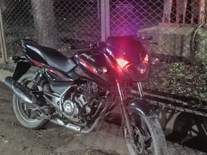 বাজাজ পালসার ১৫০ ২০১৮ ব্ল্যাক