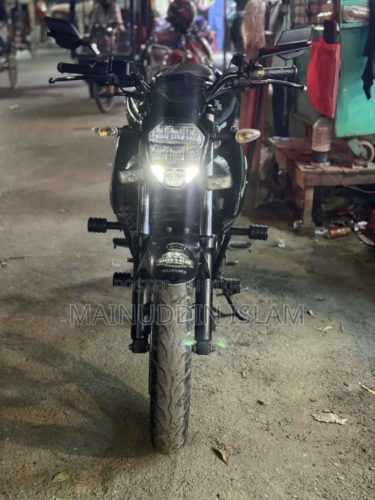 সুজুকি গিক্সার ২০২৫ কালো