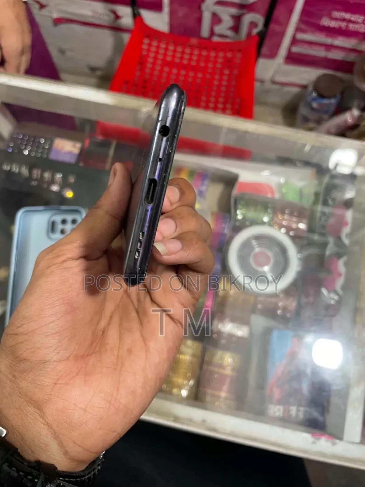 অপ্পো এফ১৭ প্রো ১২৮ জিবি কালো
