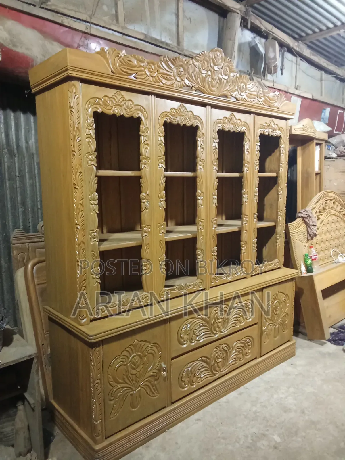 ইনটোরিওর লেকার ও বার্নিশ