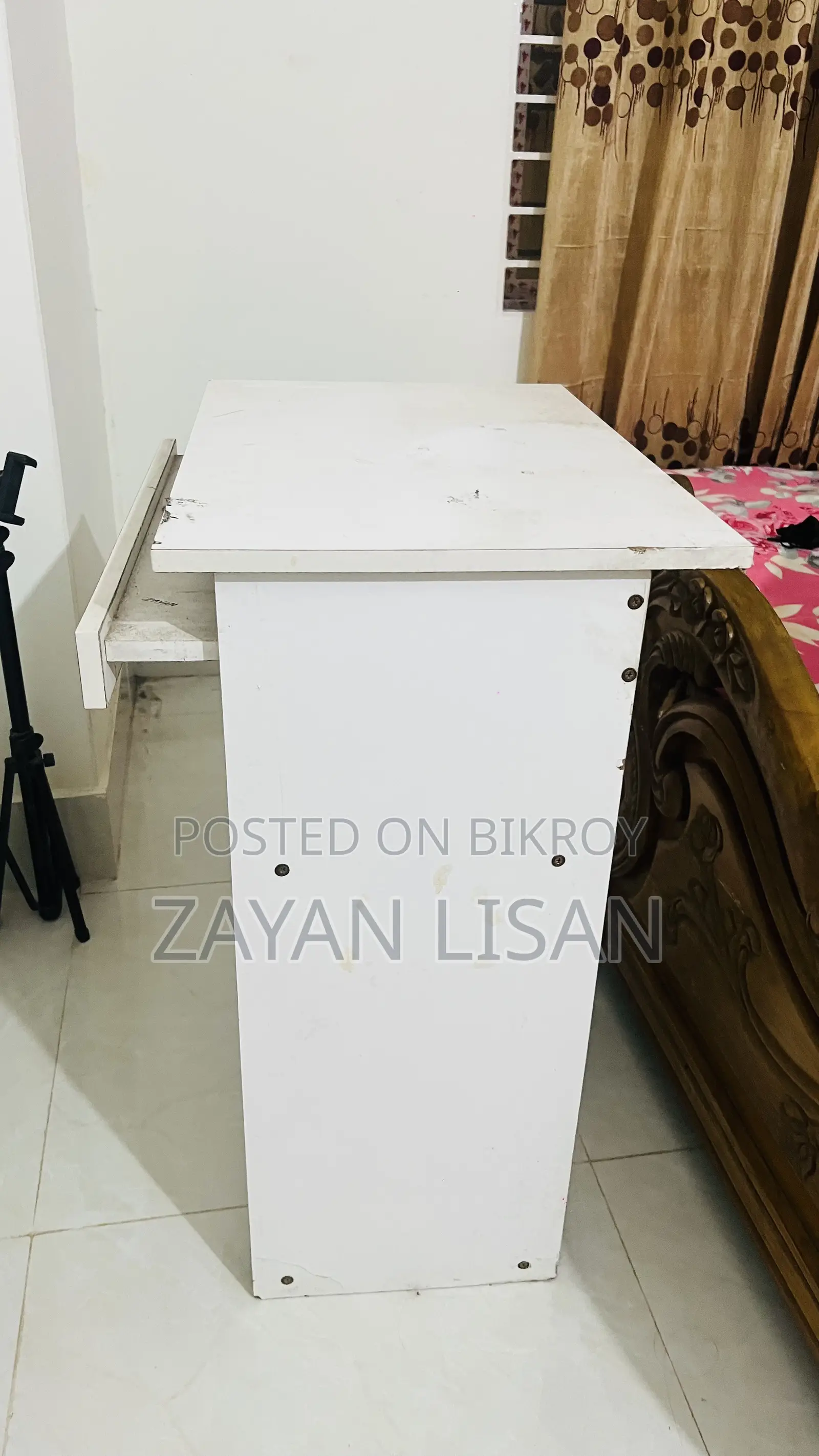 PC Desktop/Computer Table White Color