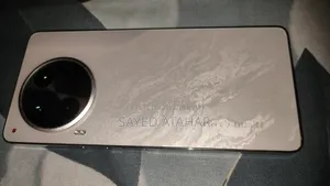টেকনো ক্যামন ৩০ ৫জি ৫১২ জিবি হোয়াইট