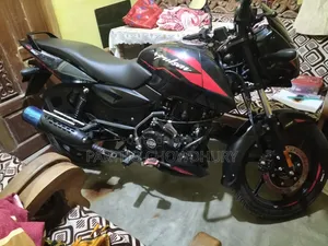 বাজাজ পালসার ১৫০ ২০২৪ ব্ল্যাক