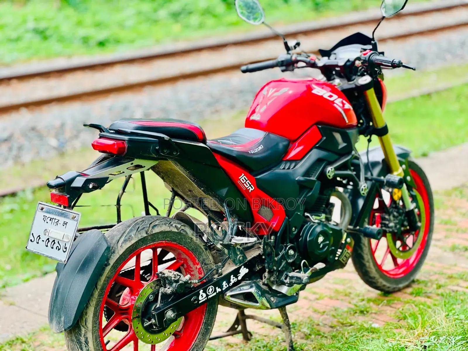 Runner Bolt 165R 2022 Red