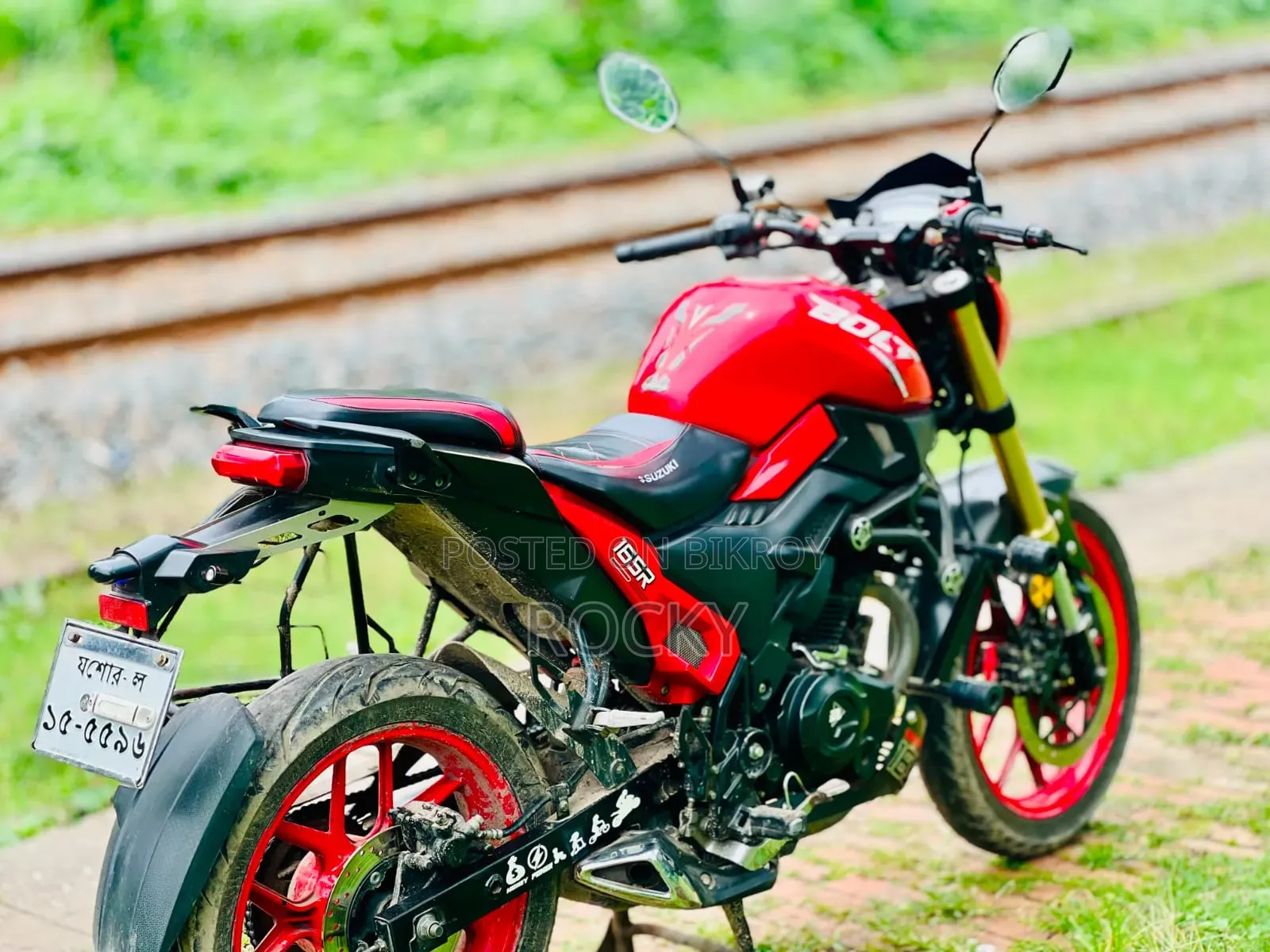 Runner Bolt 165R 2022 Red