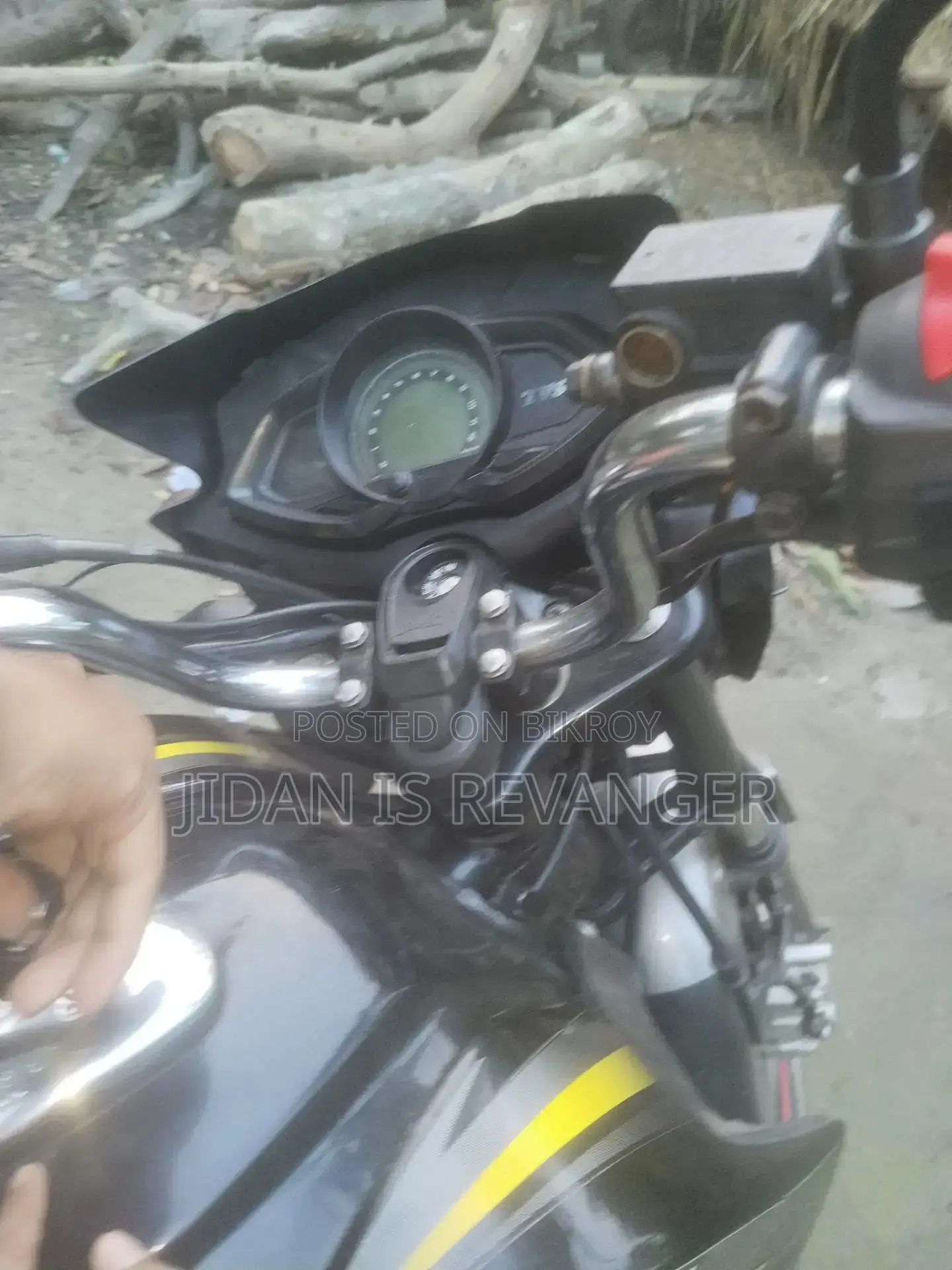 New TVS Stryker 125 2021 Yellow