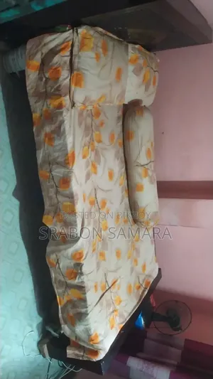 বেড এবং আলমিরা বিক্রয় করা হবে