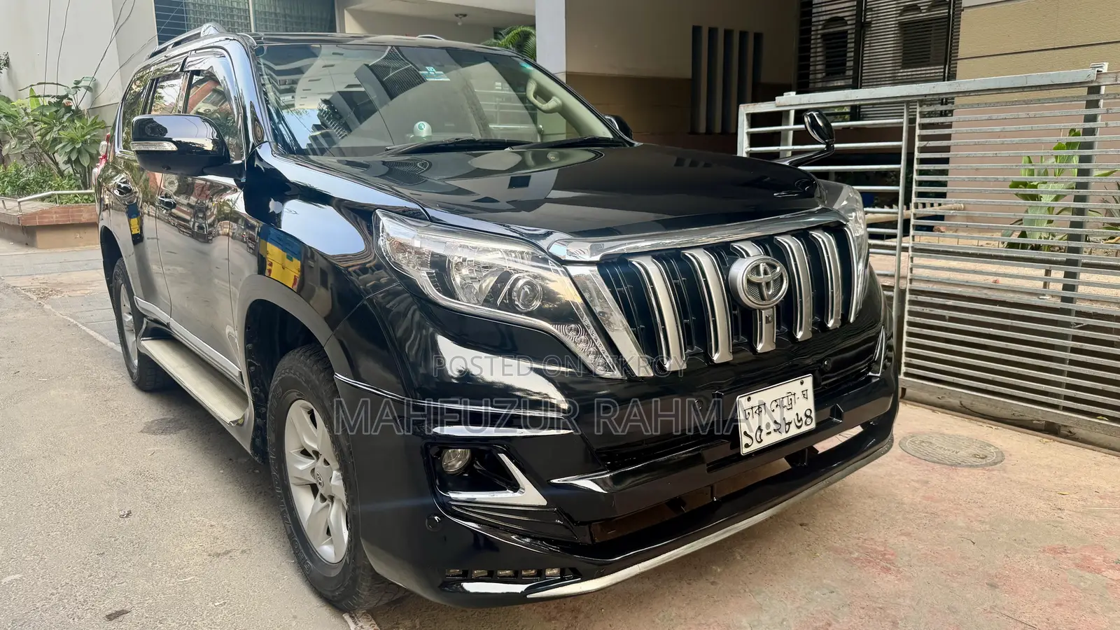 Toyota Land Cruiser Prado 2011 Black