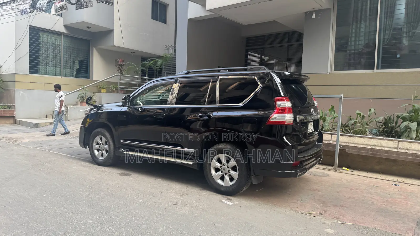 Toyota Land Cruiser Prado 2011 Black