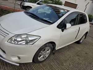 Toyota Auris 2010 Pearl