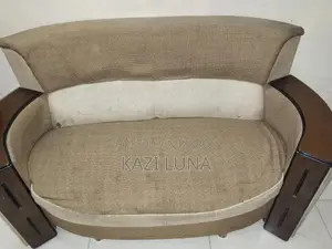 Good Quality 5-Seater (2+2+1) Brown Color Sofa Set for Sale