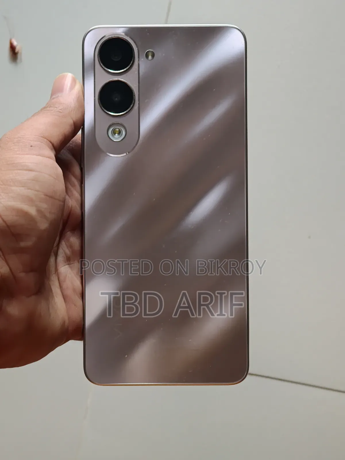 ভিভো ওয়াই০৪ ৬৪ জিবি গোল্ড