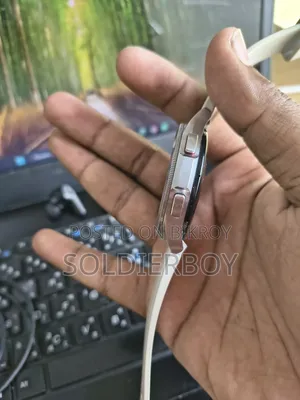 Samsung Galaxy Watch 4 Classic (Silver)