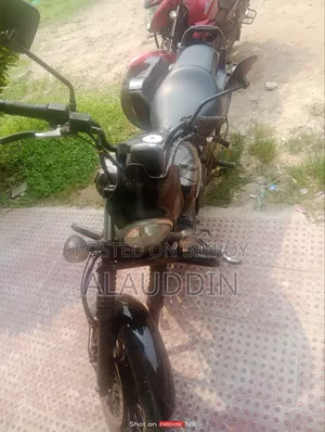 Bajaj Avenger 160 Street 2022 Black