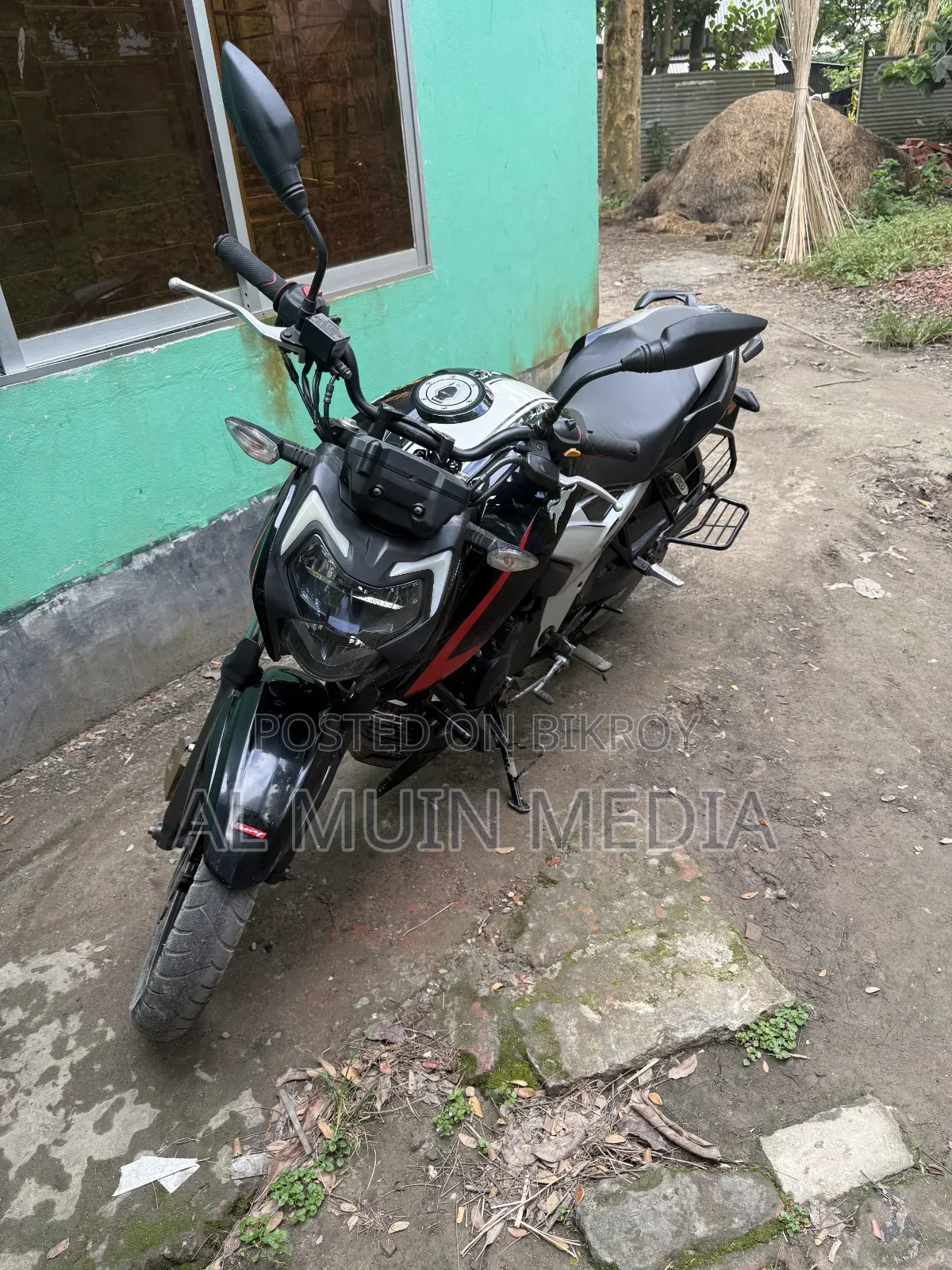 TVS Apache 160 4V 2022 Black