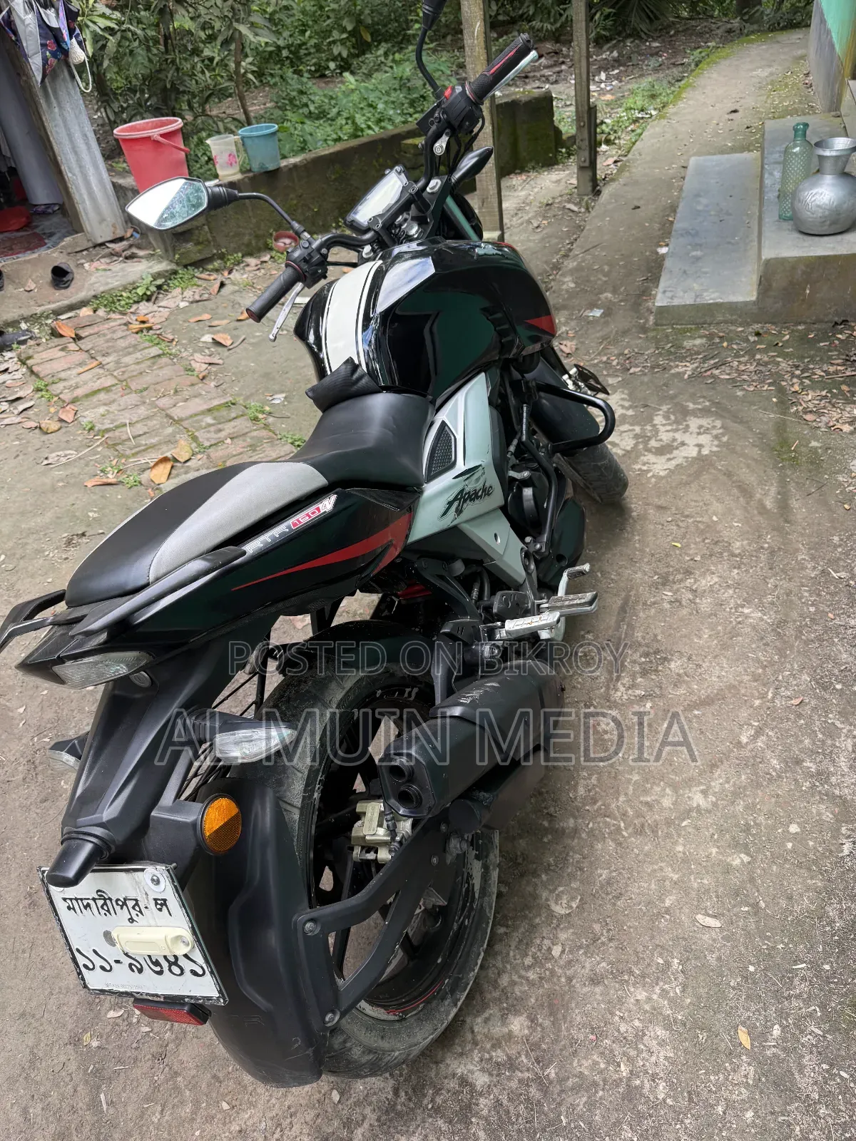 TVS Apache 160 4V 2022 Black