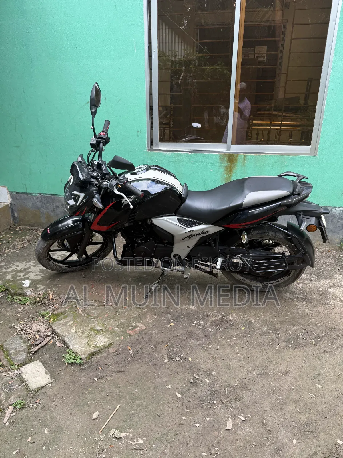 TVS Apache 160 4V 2022 Black