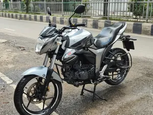 সুজুকি জিক্সার ২০১৮ গ্রে