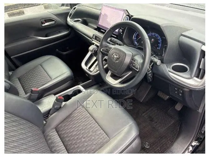 Toyota Noah 2022 Black