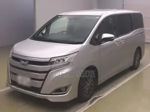 Toyota Noah 2021 Silver
