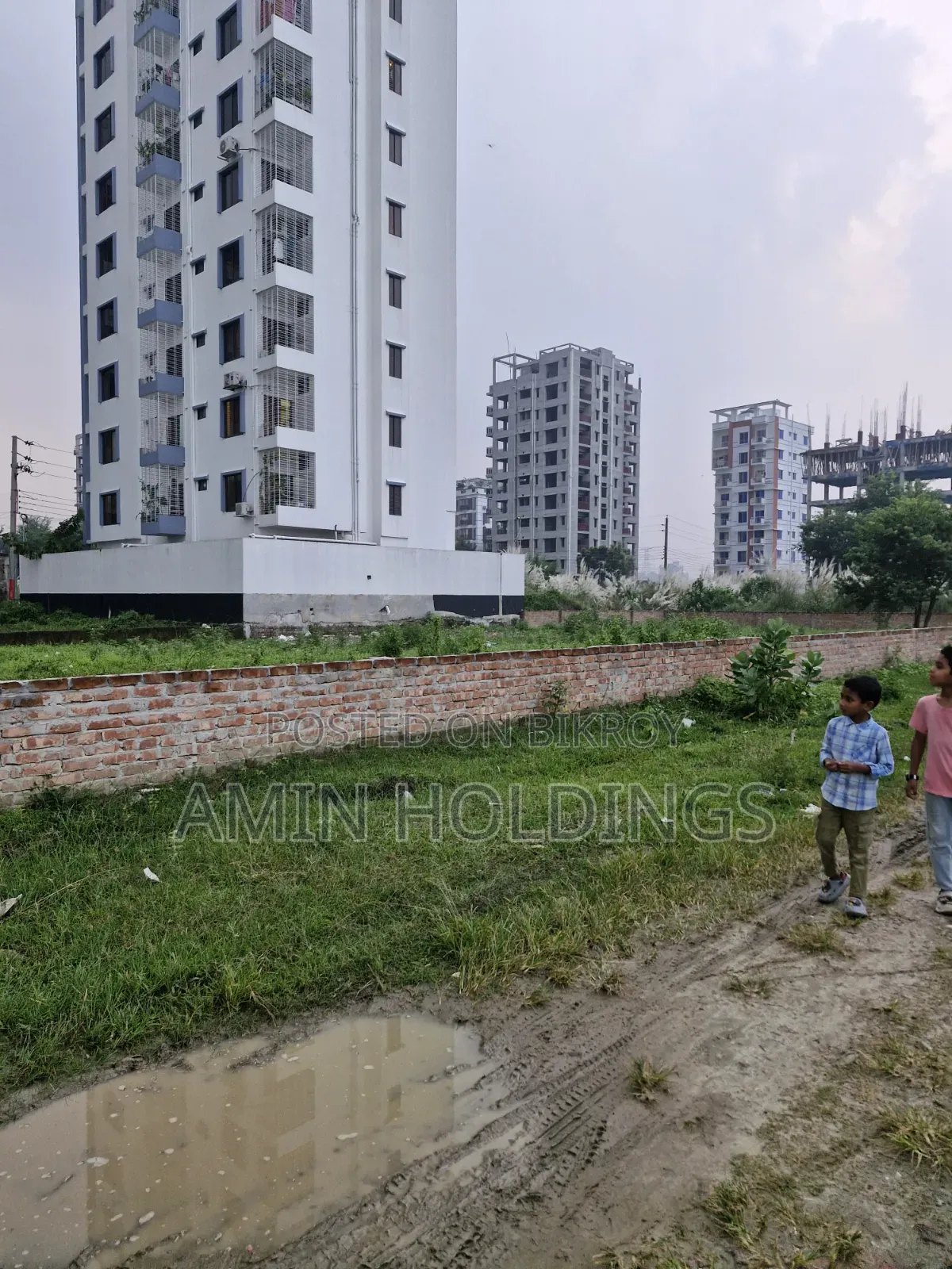 আফতাবনগর ব্লক ই সেক্টর ২ রোড ১ পাঁচ কাঠার প্লট বিক্রি হবে