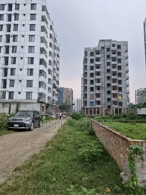 আফতাবনগর ব্লক ই সেক্টর ২ রোড ১ পাঁচ কাঠার প্লট বিক্রি হবে
