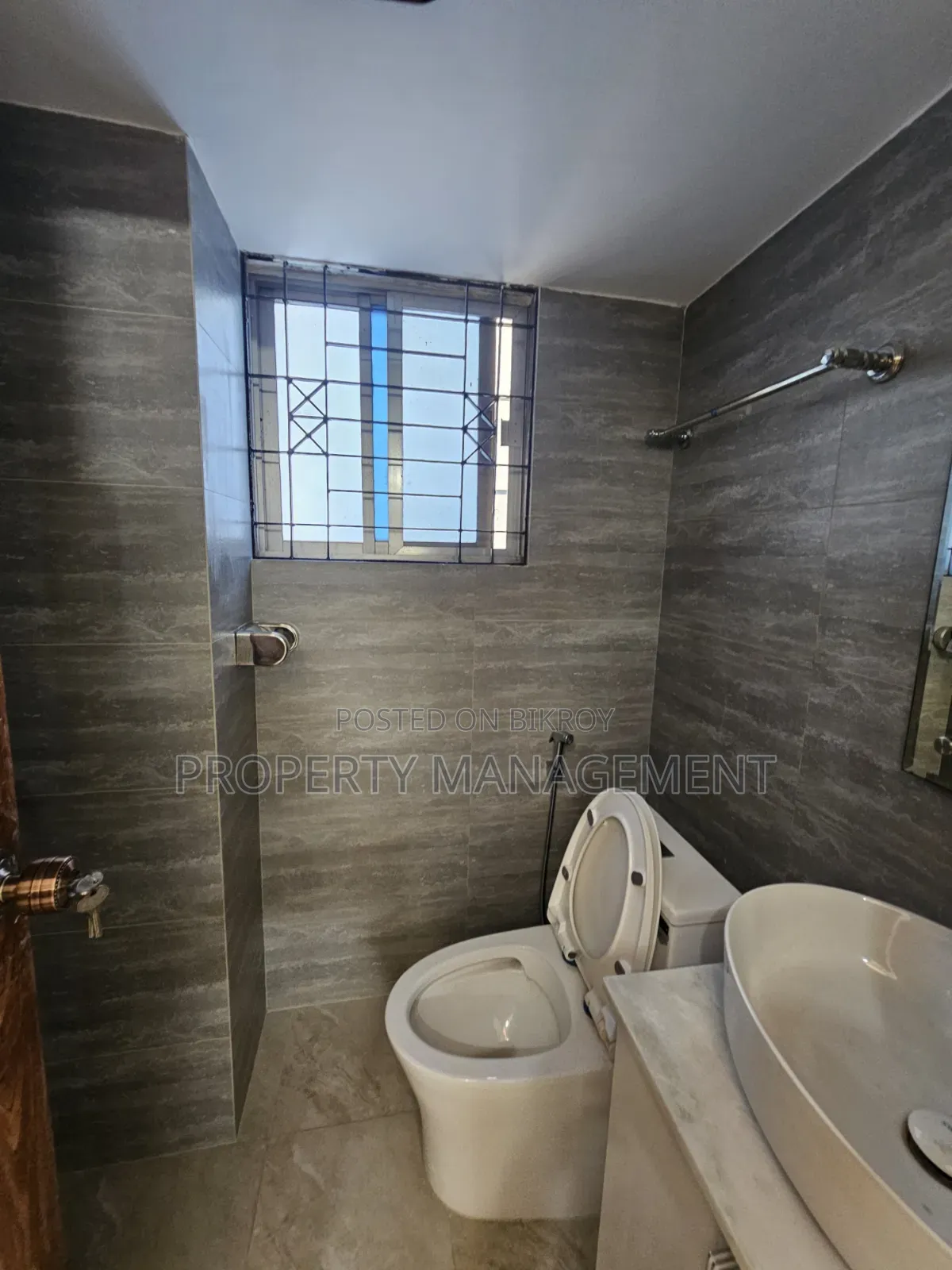 Furnished 3-Bedroom Apartment in Gulshan for rent