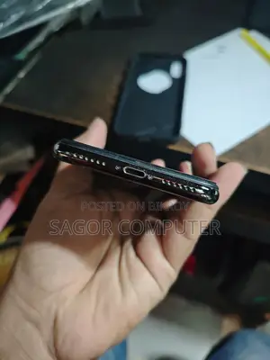 অ্যাপল আইফোন এক্স ২৫৬ জিবি ব্ল্যাক