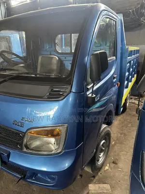 টাটা এেস এক্স২