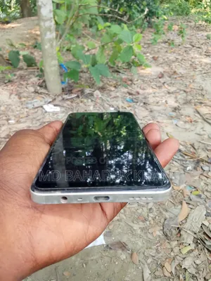 রিয়েলমি নারজো এন৫৩ ১২৮ জিবি গোল্ড