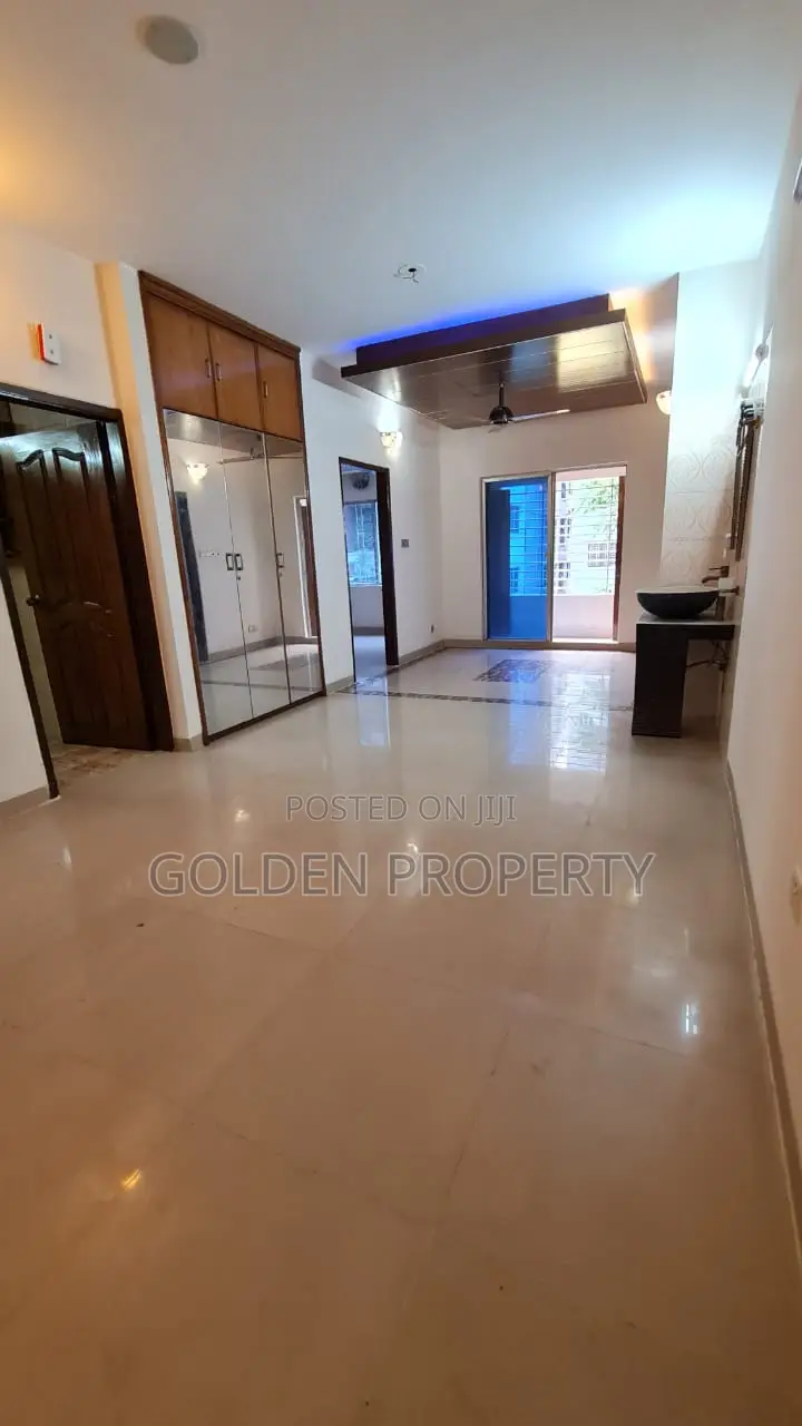 3bdrm Apartment in New Ready Flat For, Basundhara for sale