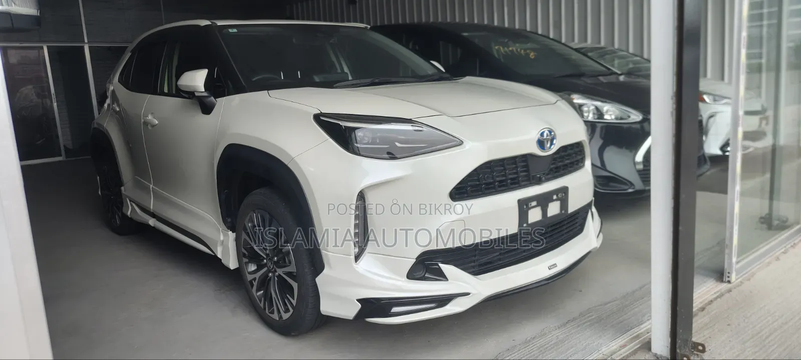Toyota Yaris 2022 Pearl