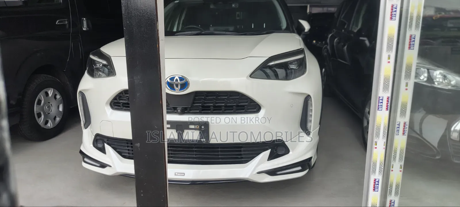 Toyota Yaris 2022 Pearl