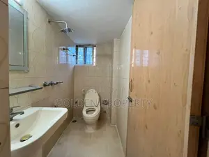 3bdrm Apartment in 1700 Sft Used Flat, Basundhara for sale