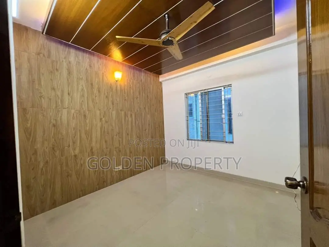 3bdrm Apartment in 1700 Sft Used Flat, Basundhara for sale