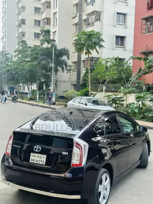 টয়োটা প্রিউস ২০১৩ পার্পল