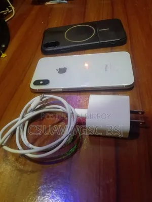 অ্যাপল আইফোন এক্স ২৫৬ জিবি হোয়াইট