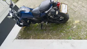 ইয়ামাহা এফজেড ২০১৮ ব্লু