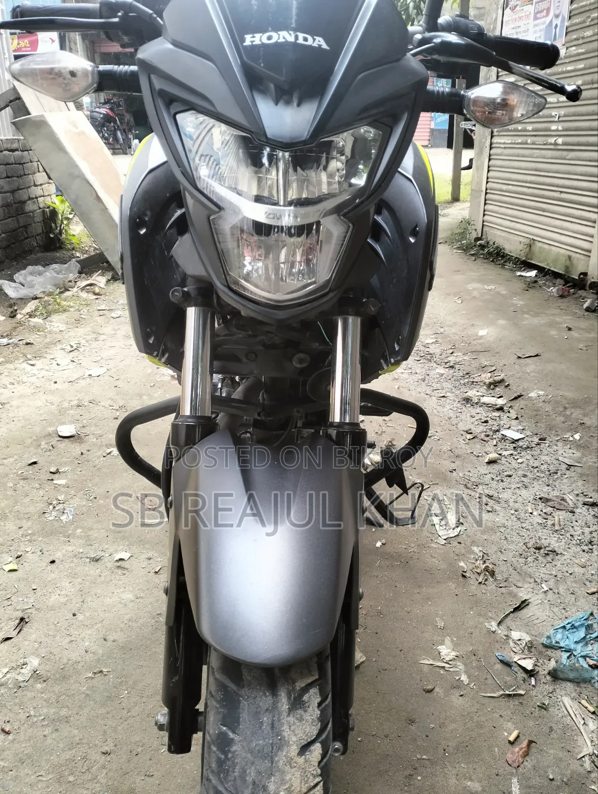 হোন্ডা হর্নেট ২০২২ হলুদ