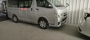 নতুন টয়োটা হাইএস ২০২১ সিলভার