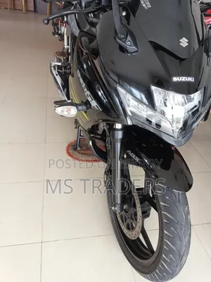 সুজুকি জিক্সার এসএফ ২০২২ কালো