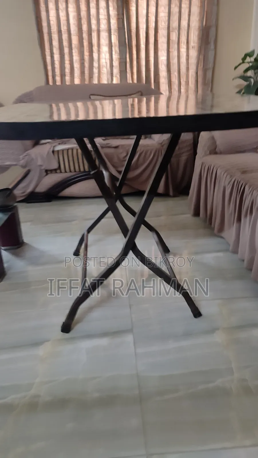 ফোল্ডিং টেবিল