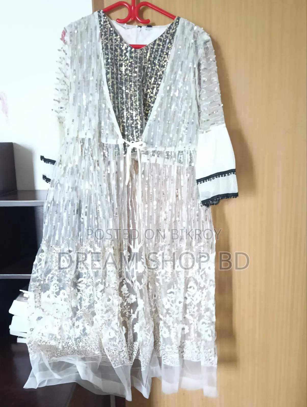 3-piece Gorgeous Elegant Off-white Sequined Embroidered Net Skirt Set