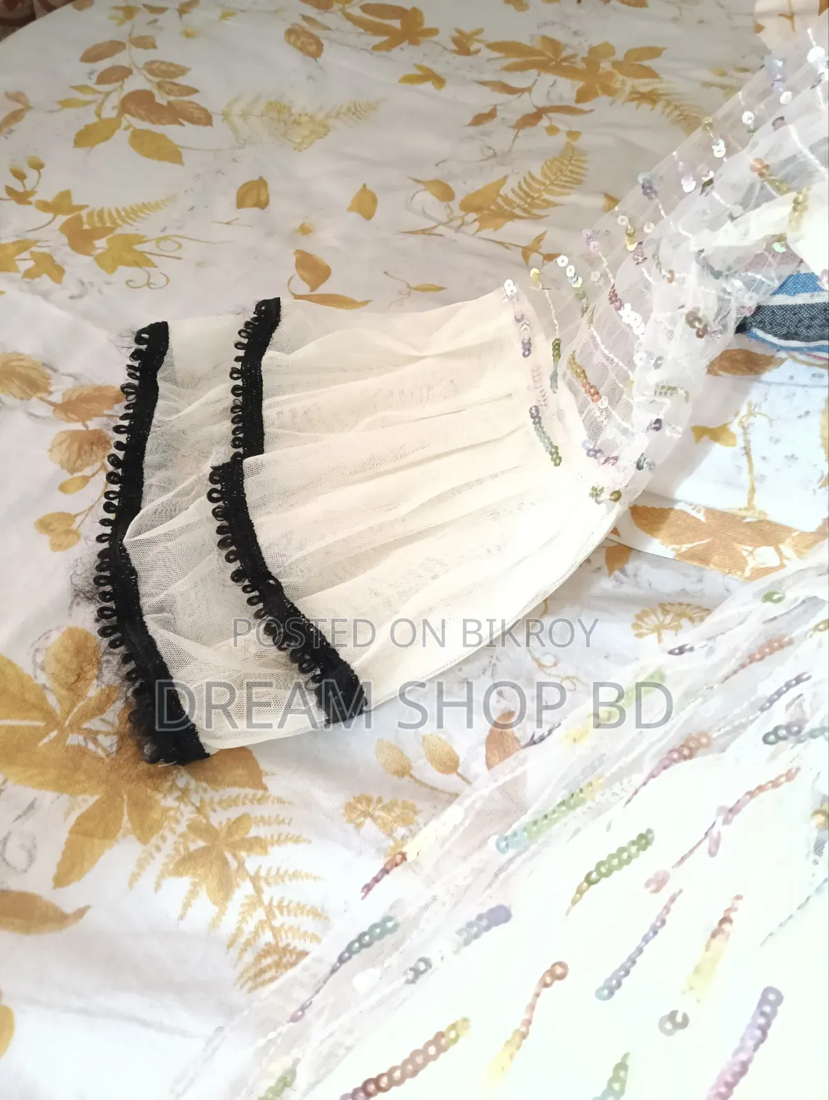 3-piece Gorgeous Elegant Off-white Sequined Embroidered Net Skirt Set