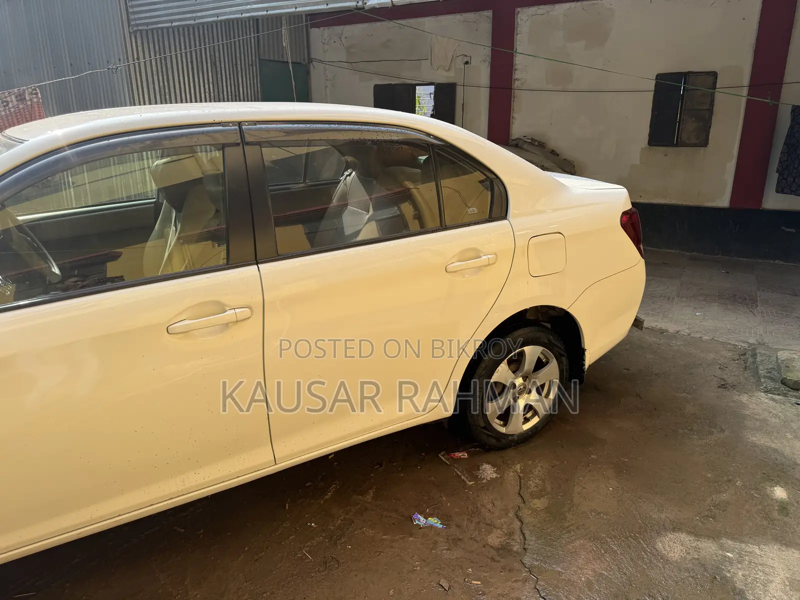 টয়োটা এক্সিও ২০১২ সাদা