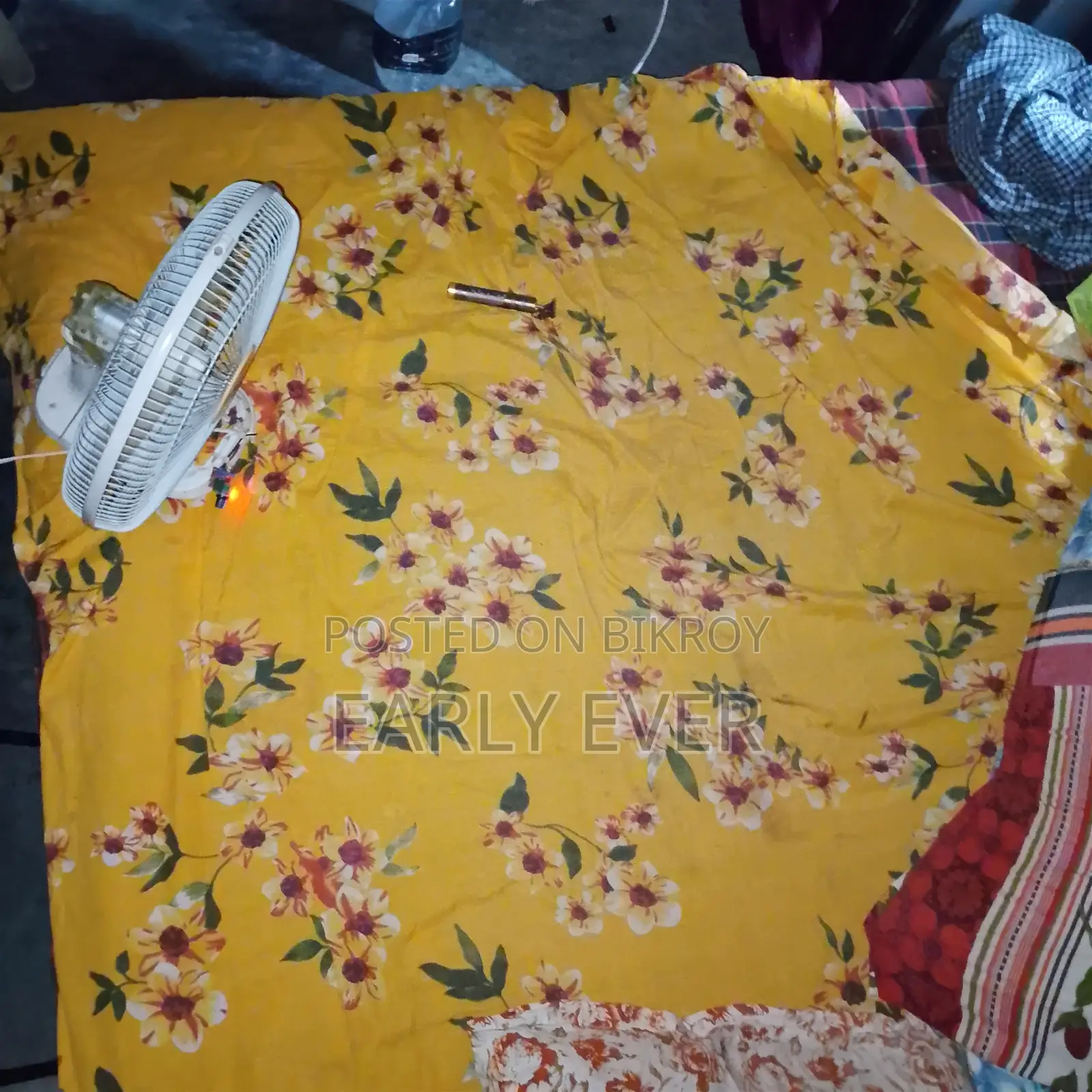 বেড ৬/৭ ফিট নো ফুল এন্ড ফ্রেশ লাইক নিউ